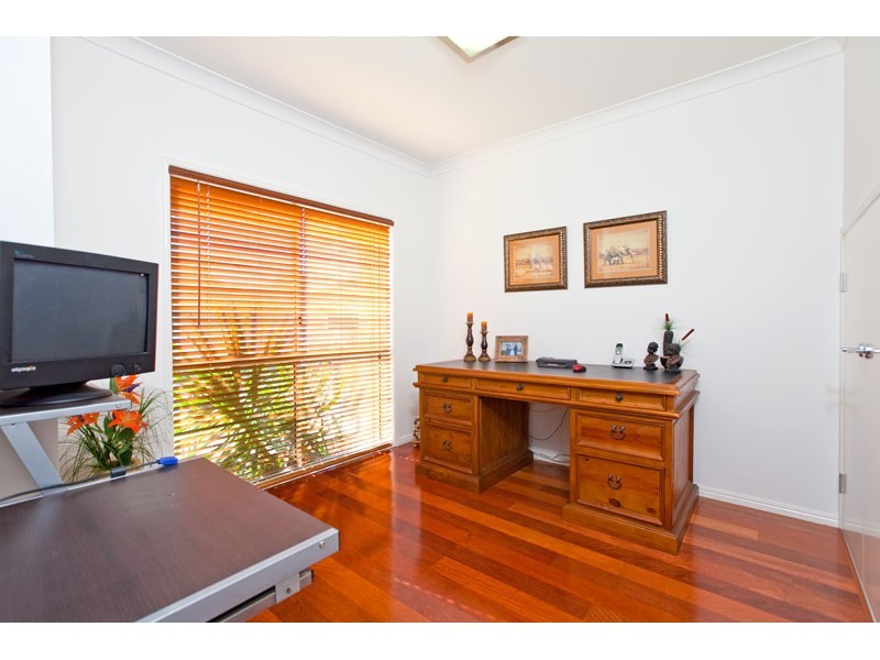 1 Cayman, Ormiston QLD 4160