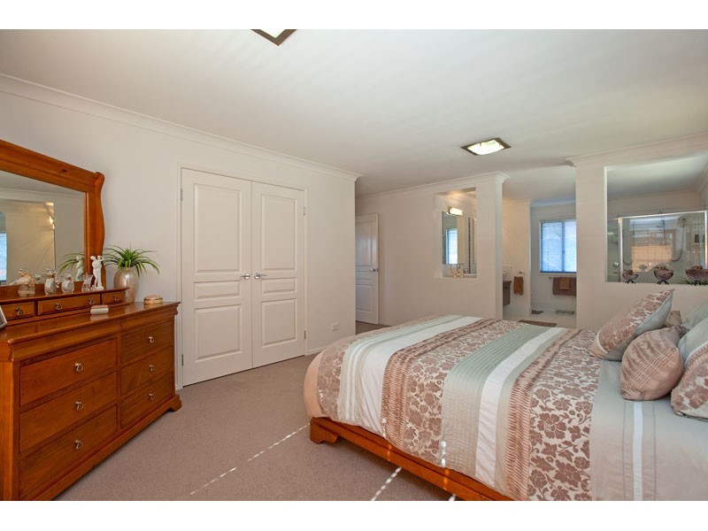 1 Cayman, Ormiston QLD 4160