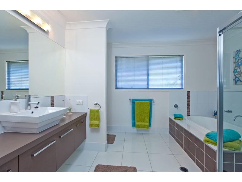 1 Cayman, Ormiston QLD 4160