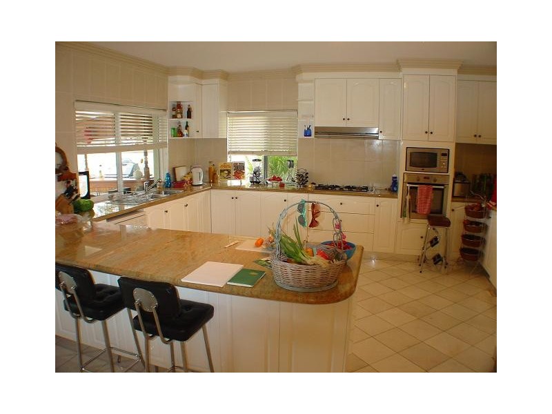 11 Bonaventure, Raby Bay QLD 4163
