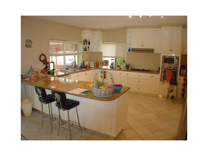 11 Bonaventure, Raby Bay QLD 4163