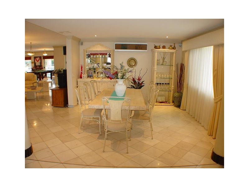 11 Bonaventure, Raby Bay QLD 4163