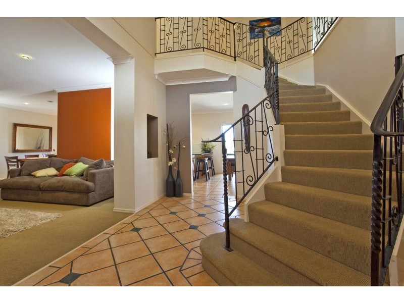 36 Mainroyal Court, Raby Bay QLD 4163