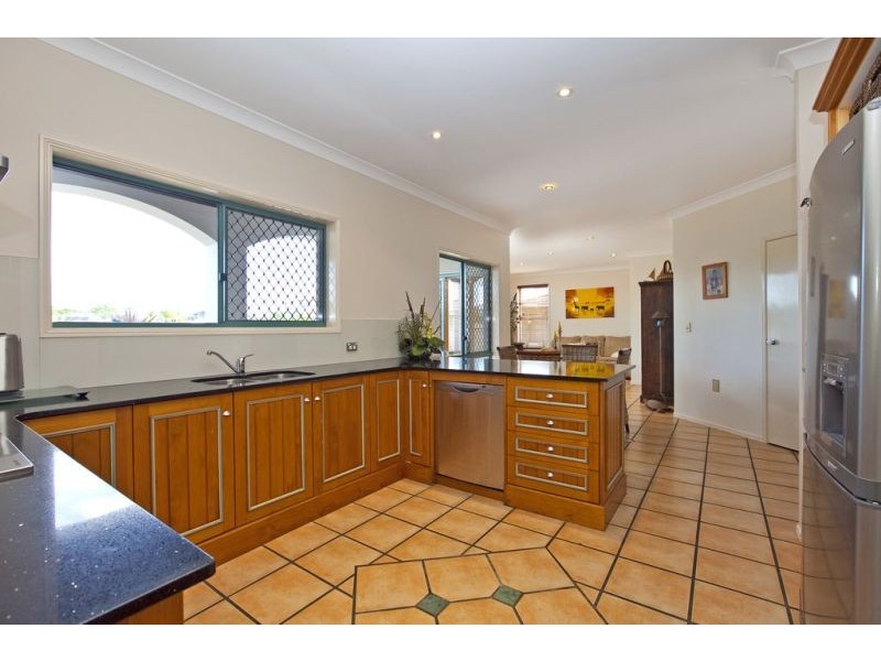 36 Mainroyal Court, Raby Bay QLD 4163