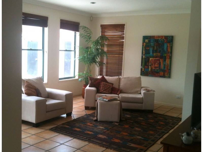 36 Mainroyal Court, Raby Bay QLD 4163