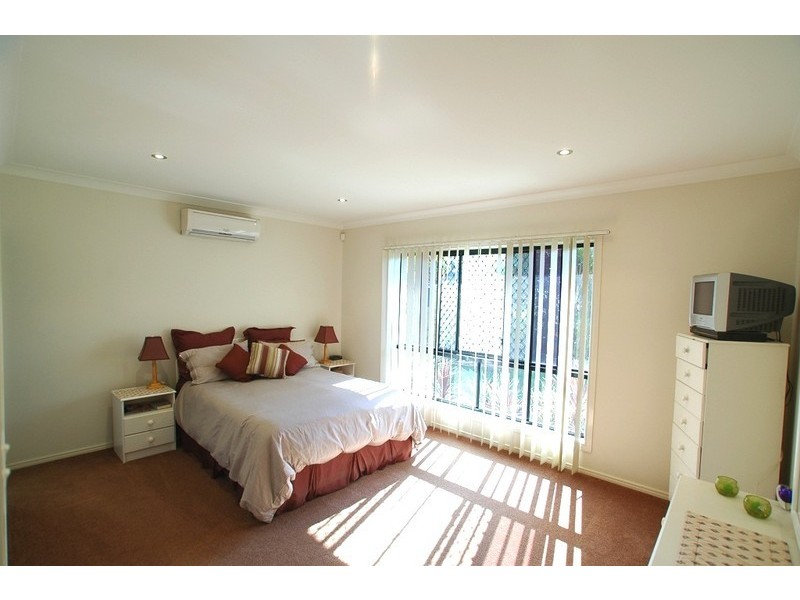 20 Emperor Drive, Redland Bay QLD 4165