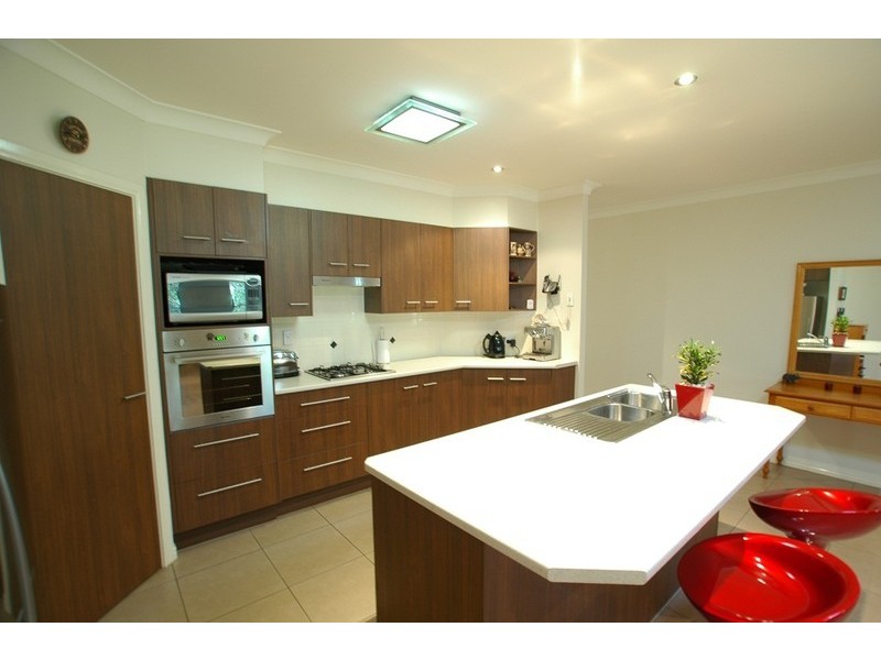 20 Emperor Drive, Redland Bay QLD 4165