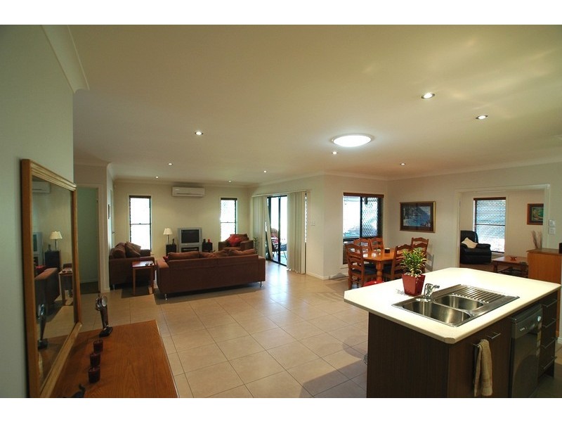 20 Emperor Drive, Redland Bay QLD 4165