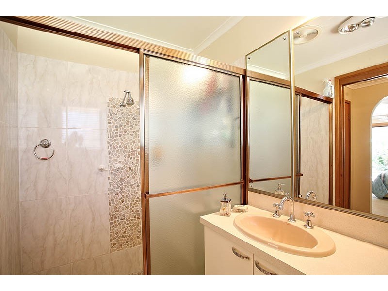 138 Allenby Rd, Wellington Point QLD 4160