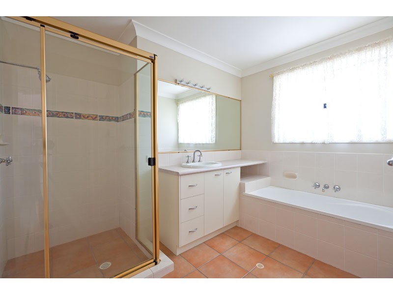 2 Sirocco Court, Ormiston QLD 4160