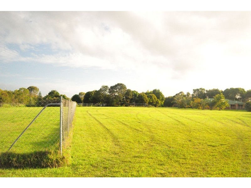 27 Double Jump Rd, Redland Bay QLD 4165