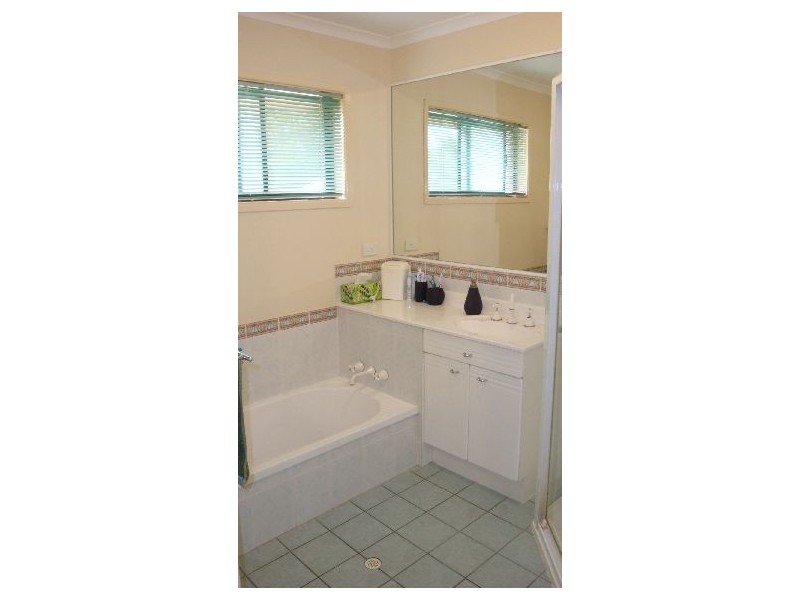 29 Cambridge Dr, Alexandra Hills QLD 4161