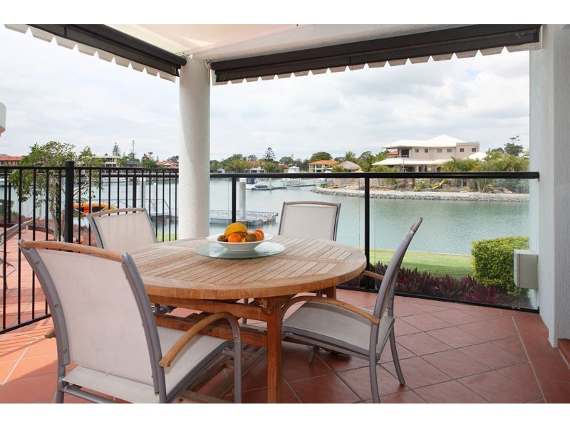 1 Mainroyal Court, Raby Bay QLD 4163