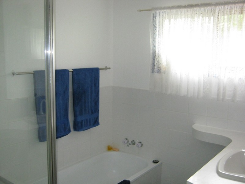 6 Hampshire Cres, Alexandra Hills QLD 4161