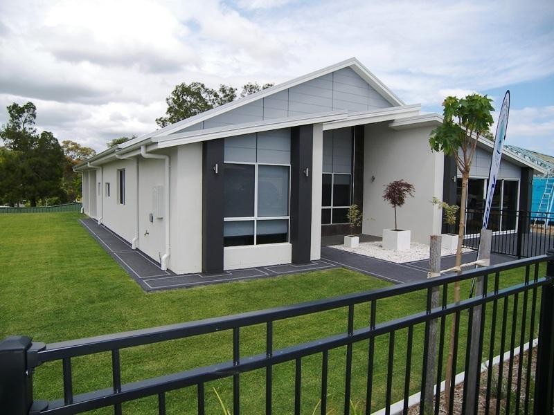 1 Ridgeview  Rd, Warwick QLD 4370