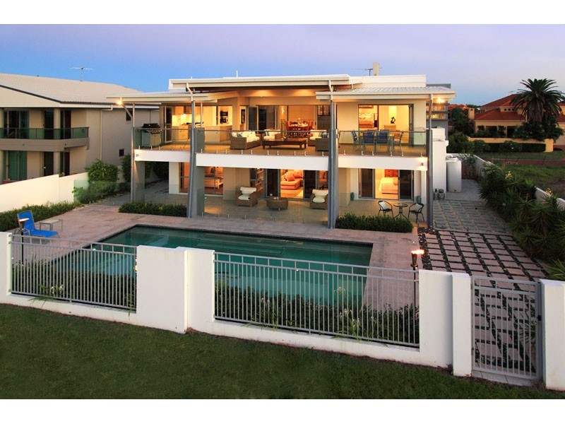 41 Raby Bay Boulevard, Raby Bay QLD 4163