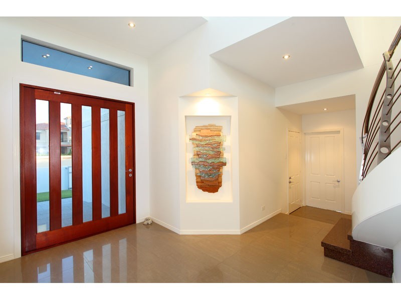 41 Raby Bay Boulevard, Raby Bay QLD 4163