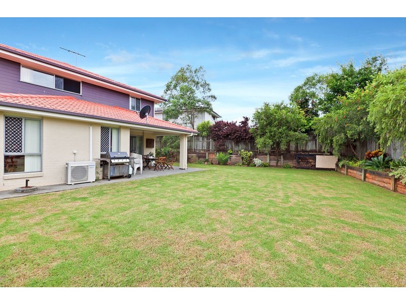 5 Whitsunday Place, Redland Bay QLD 4165