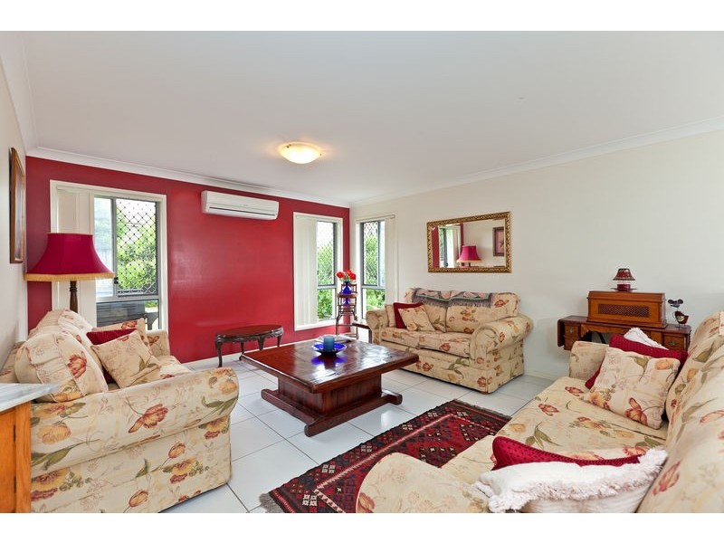 5 Whitsunday Place, Redland Bay QLD 4165