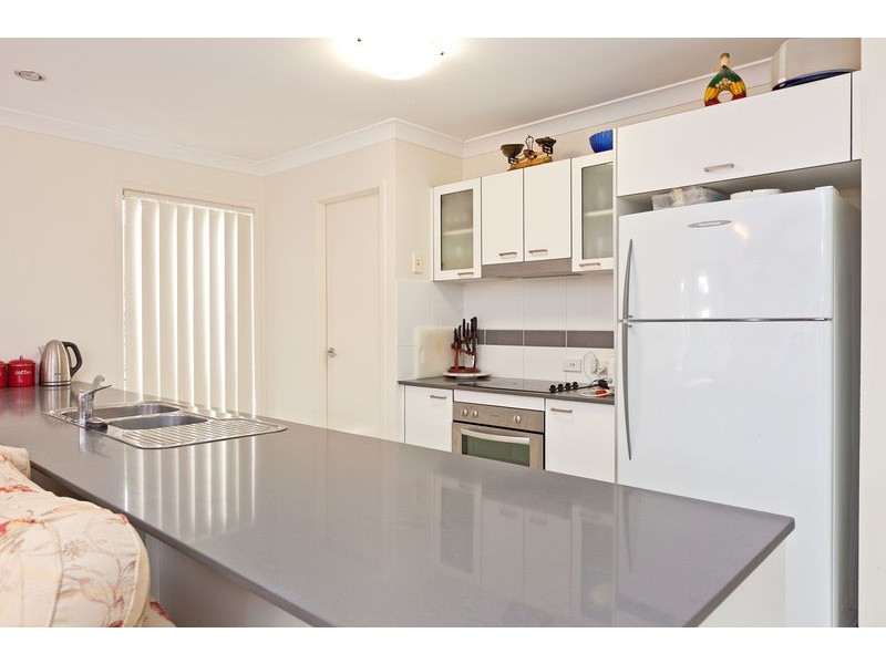 5 Whitsunday Place, Redland Bay QLD 4165