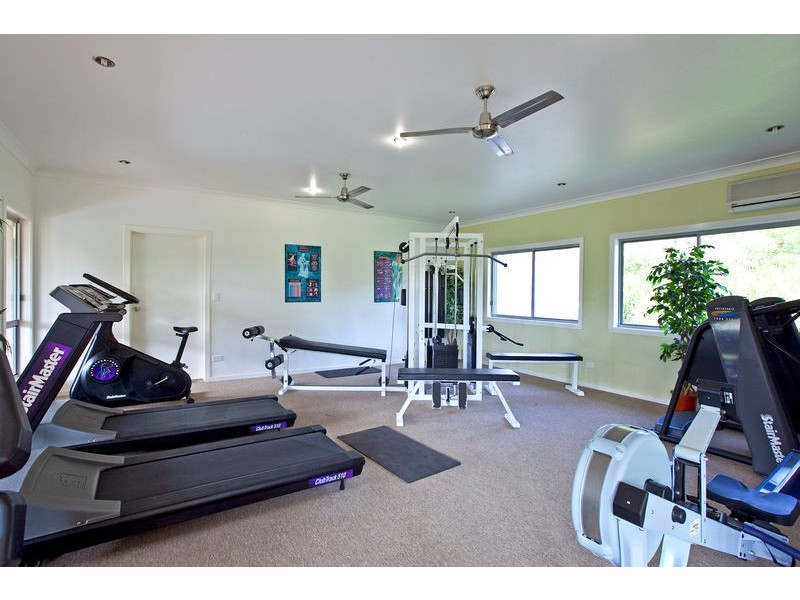5 Whitsunday Place, Redland Bay QLD 4165