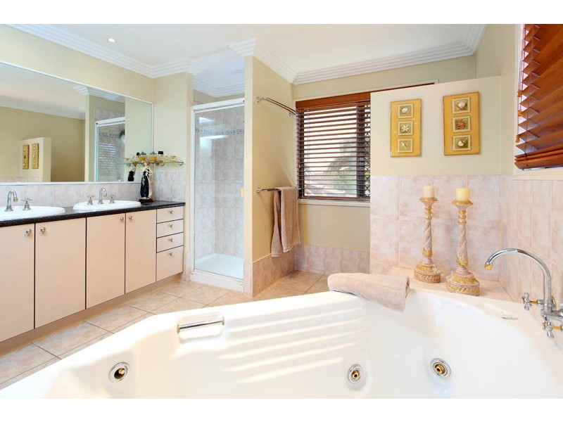 16 Marram Court, Raby Bay QLD 4163