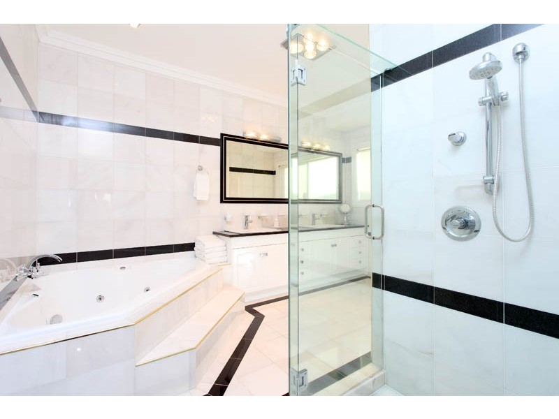 103 Masthead Drive, Raby Bay QLD 4163