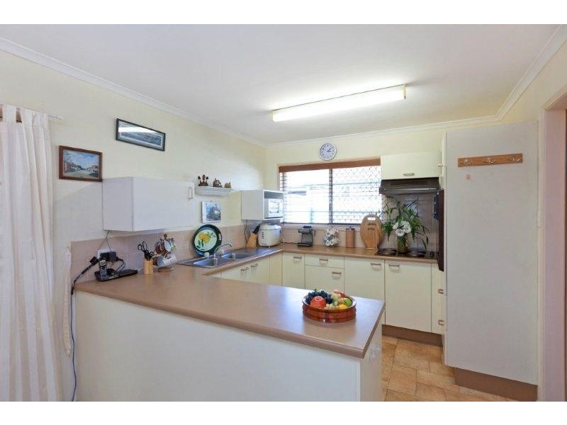 2/225 Coburg Street West, Cleveland QLD 4163