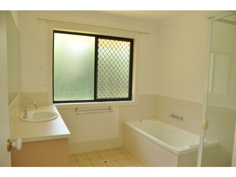 16 Rofail Court, Thorneside QLD 4158