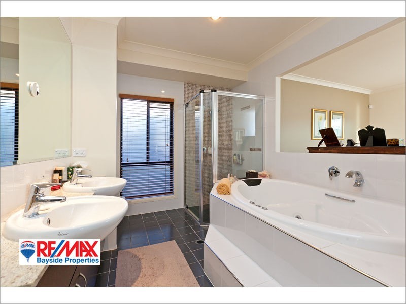 6 Tudar Place, Thornlands QLD 4164