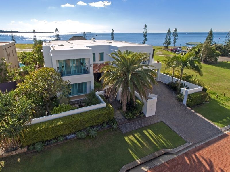 33 Raby Bay Boulevard, Raby Bay QLD 4163