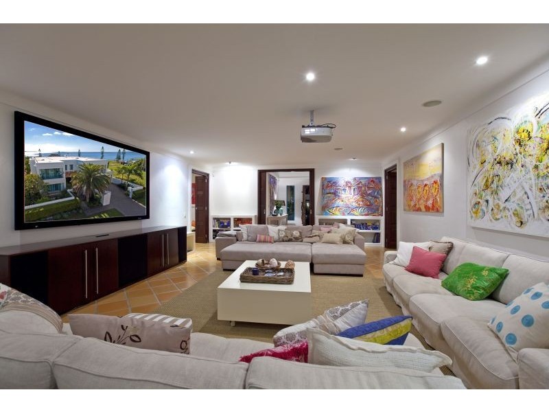 33 Raby Bay Boulevard, Raby Bay QLD 4163