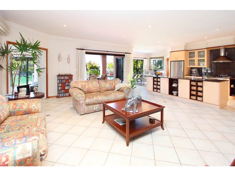 26 Mainroyal Court, Raby Bay QLD 4163