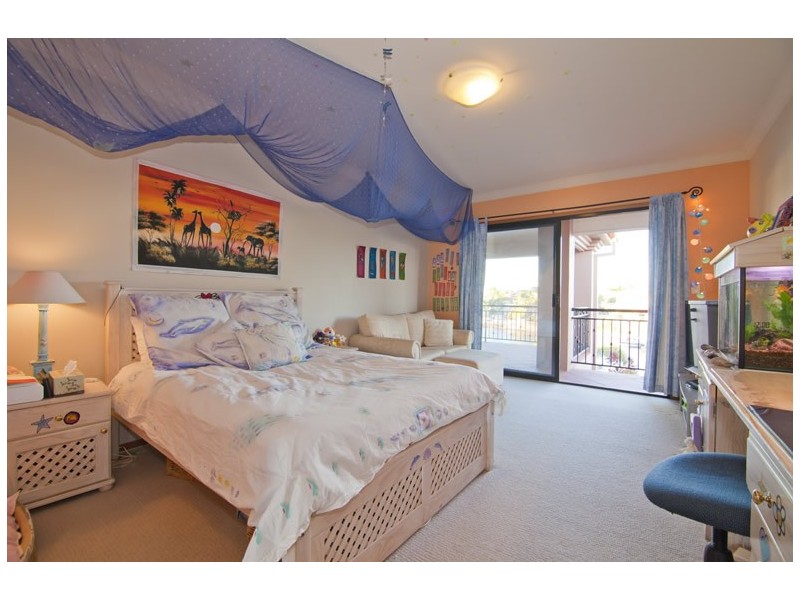 26 Mainroyal Court, Raby Bay QLD 4163