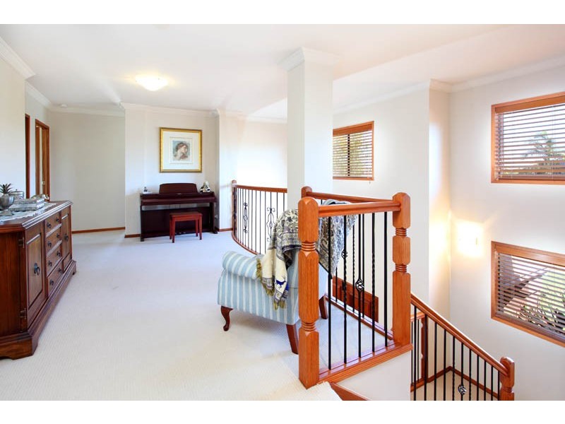 26 Mainroyal Court, Raby Bay QLD 4163