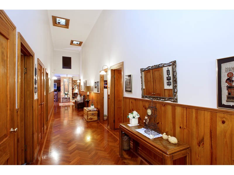 6 SEAHAVEN COURT, Raby Bay QLD 4163