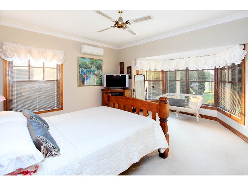 6 SEAHAVEN COURT, Raby Bay QLD 4163