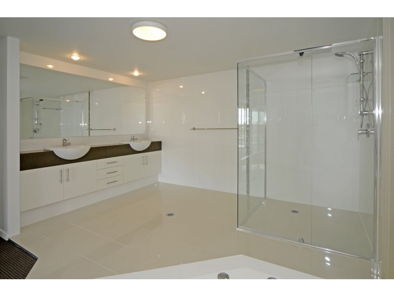 12/135 Shore Street, Cleveland QLD 4163