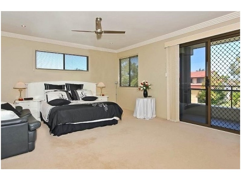 6 BOLLARD COURT, Raby Bay QLD 4163