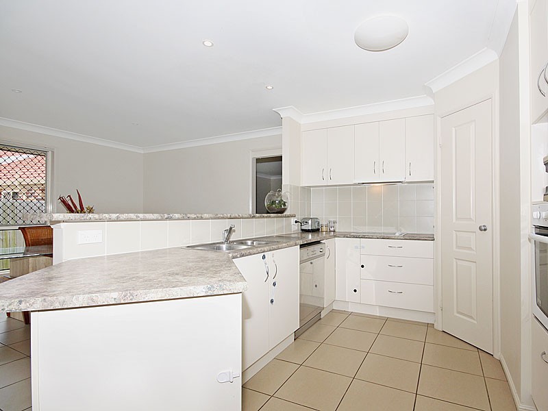 2 Lamb close, Victoria Point QLD 4165