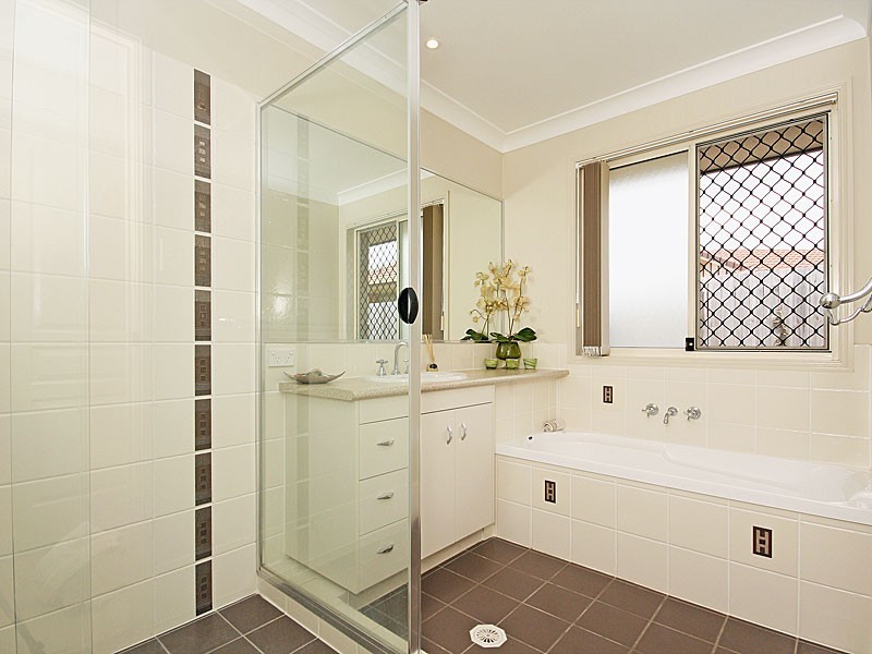 2 Lamb close, Victoria Point QLD 4165