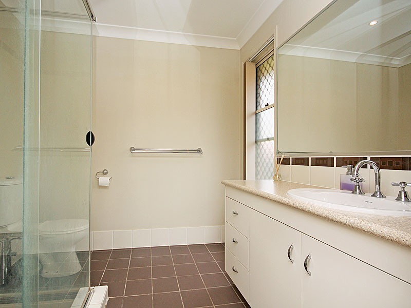 2 Lamb close, Victoria Point QLD 4165