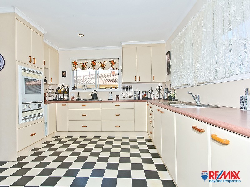 31 Torquay Road, Redland Bay QLD 4165