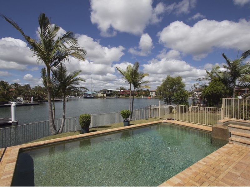 24 MAINROYAL CRT, Raby Bay QLD 4163