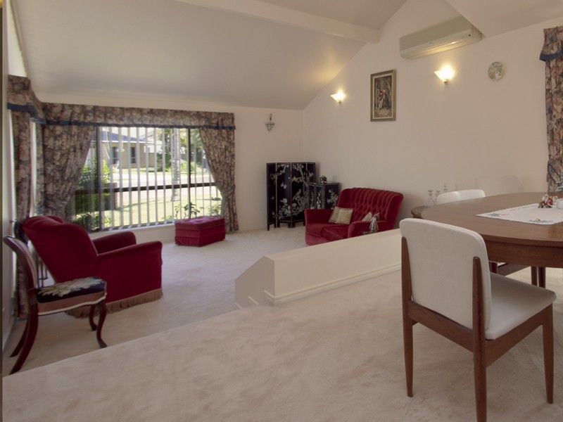 24 MAINROYAL CRT, Raby Bay QLD 4163