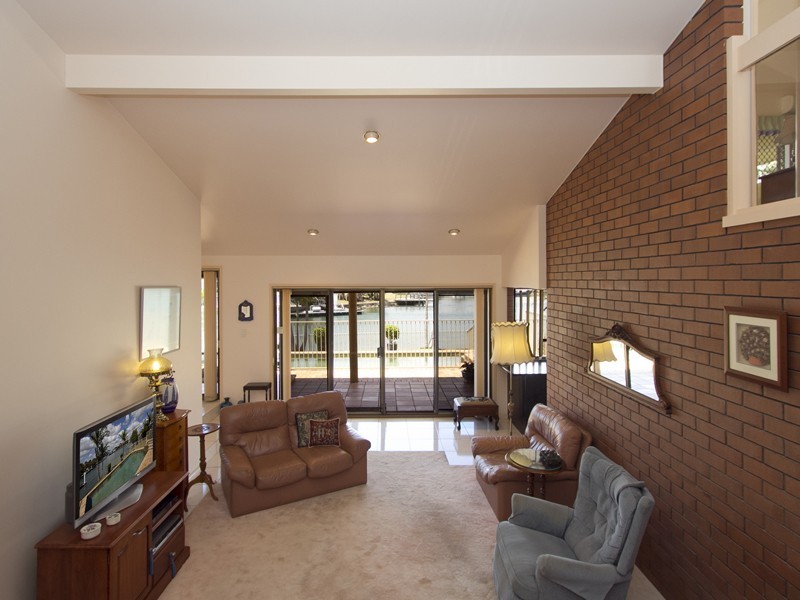 24 MAINROYAL CRT, Raby Bay QLD 4163