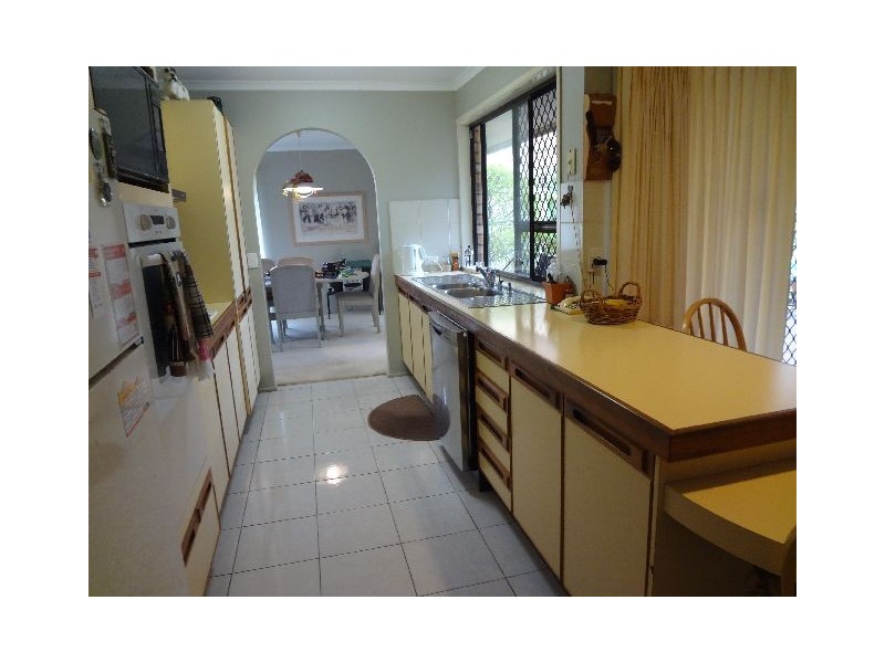 302 bloomfield, Cleveland QLD 4163