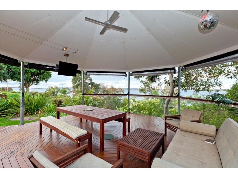 28 WILSONS ESPLANADE, Redland Bay QLD 4165