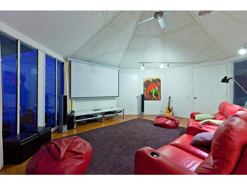 28 WILSONS ESPLANADE, Redland Bay QLD 4165