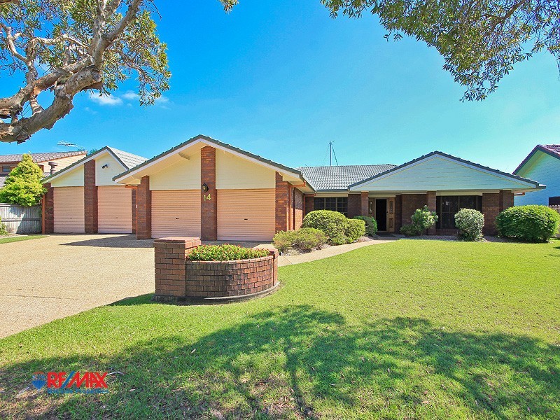 14 Bowsprit Parade, Raby Bay QLD 4163